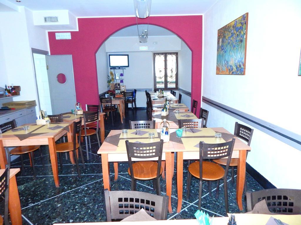 Albergo Torino 알벤가 외부 사진